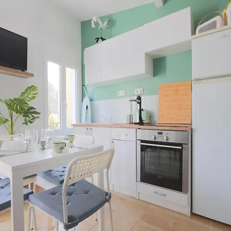 Attractive With Shared Pool In The Luberon Holiday home
