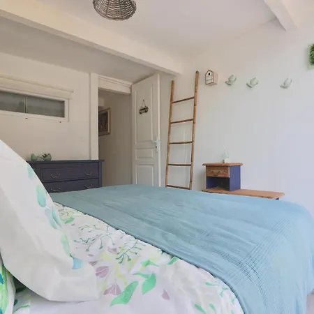 Holiday home Attractive With Shared Pool In The Luberon