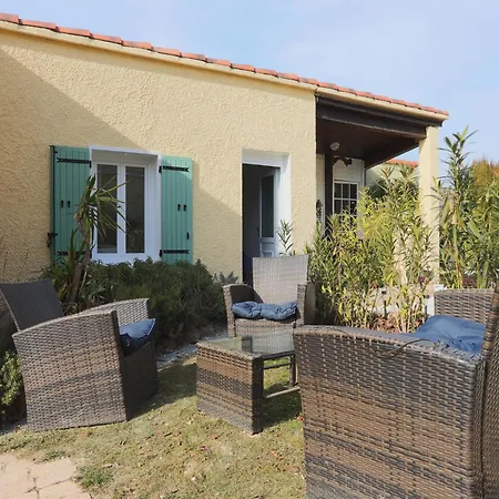 Attractive With Shared Pool In The Luberon Holiday home Gargas (Vaucluse)
